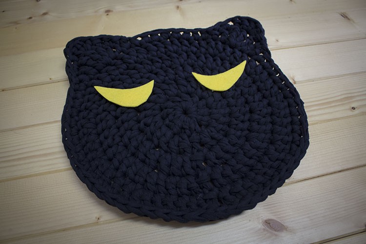 Salvamantel gato negro