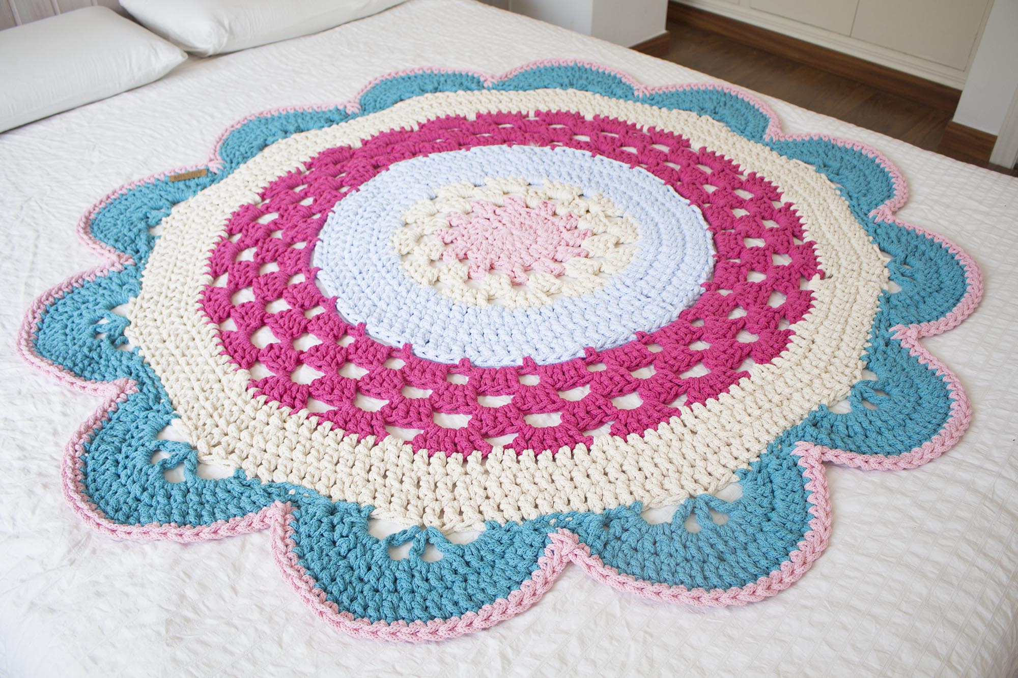 Alfombra redonda de crochet XL